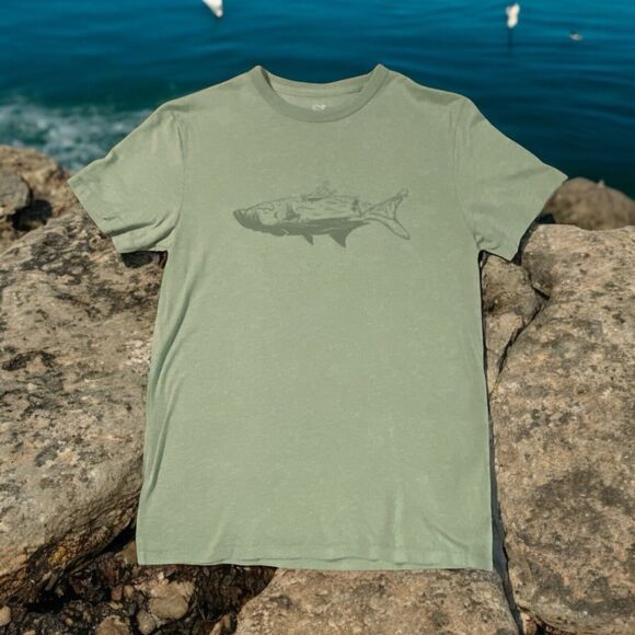 Vineyard Vines Shirt Mens Size Small Tarpon Scenic Dunes Tee Surplus Green Fish - Picture 1 of 7